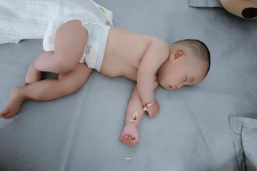 义乌宝宝突然很多眼屎